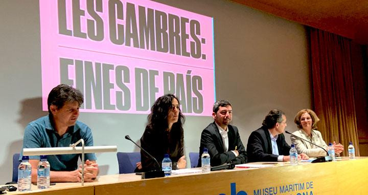 Joan Canadell (c), el próximo presidente de la Cámara de Comercio de Barcelona junto a Mónica Roca (2i), Pere Barrios (2d) y Roser Xalabarder (d) / CG