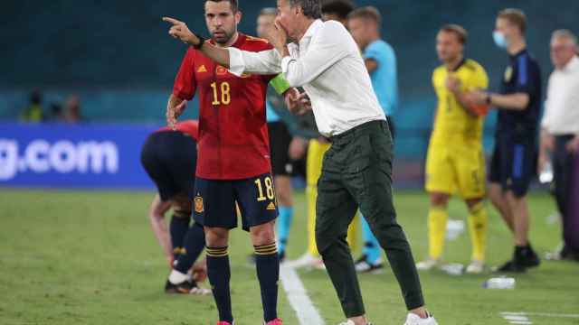 Luis Enrique se quejó de varios condicionantes externos tras el partido contra Suecia / EFE