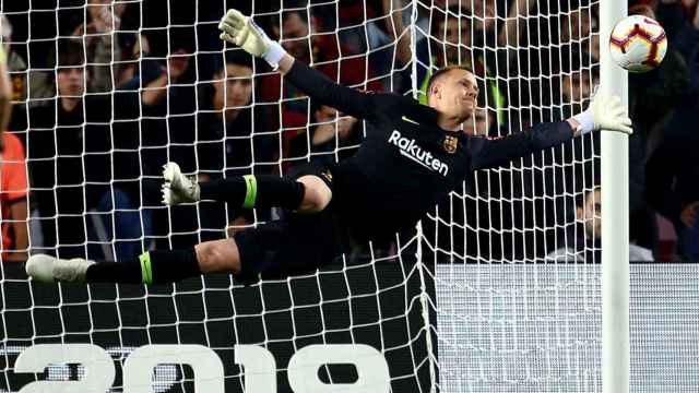 Marc-André Ter Stegen en una acción con el FC Barcelona / EFE