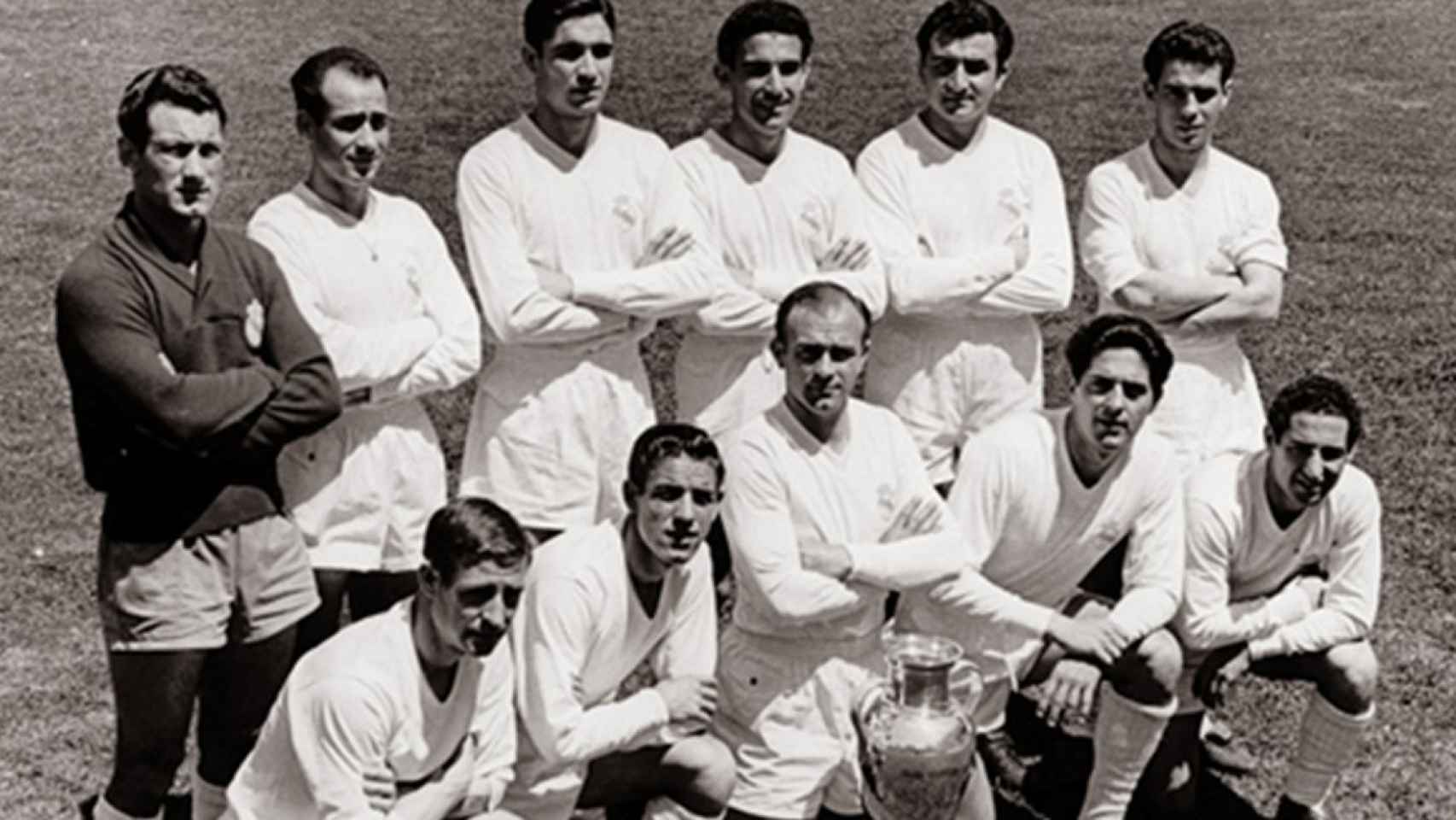 Los jugadores del Real Madrid en la Copa de Europa en 1956 / REDES