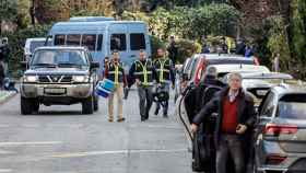 Agentes de la Policía Nacional, ante la embajada de Ucrania en Madrid la semana pasada / EUROPA PRESS