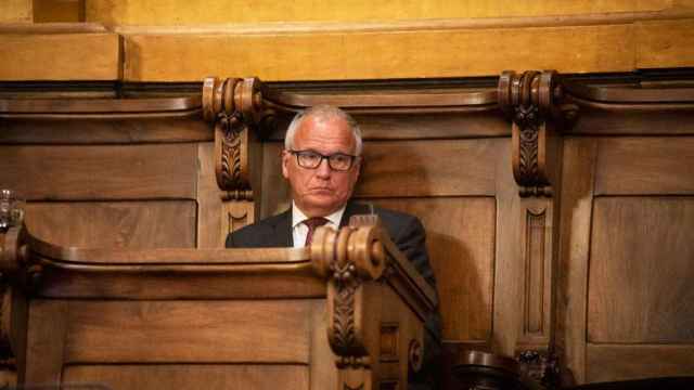 Josep Bou, concejal del PP, durante un pleno municipal en Barcelona / CG