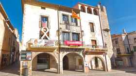 Ayuntamiento de Torroella de Montgrí, con la senyera en la fachada / GOOGLE STREET VIEW