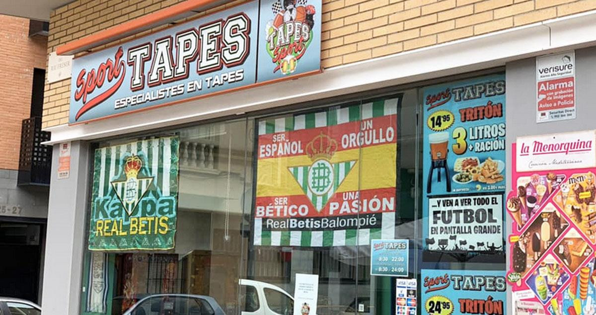 El bar Sport Tapes de Girona, que regenta Fran S., que cerrará tras ser acosado por independentistas / CG