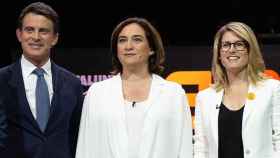 Manuel Valls (i), Ada Colau (c) y Elsa Artadi (d) en el debate de candidatos a la alcaldía de Barcelona / EP