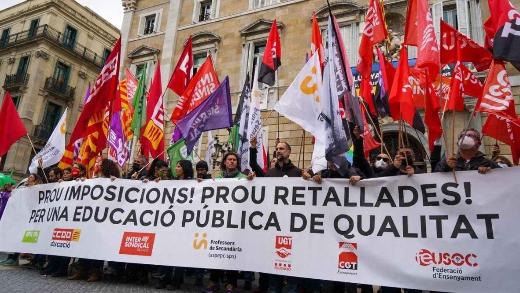 Los sindicatos educativos se marcan el 14 de noviembre para decidir el rumbo de las negociaciones con Cambray / LUIS MIGUEL AÑÓN (CG)