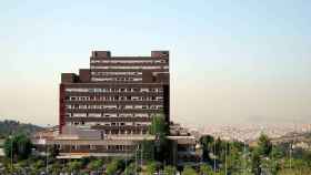 Vista del Hospital Germans Trias i Pujol de Badalona, conocido como Can Ruti, donde se encuentra ingresada la víctima / EP