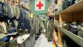 Interior de G.I. Joe Surplus, la tienda de Barcelona que vende un 'pack militar' por menos de 100 euros para combatir en Ucrania / CEDIDAS