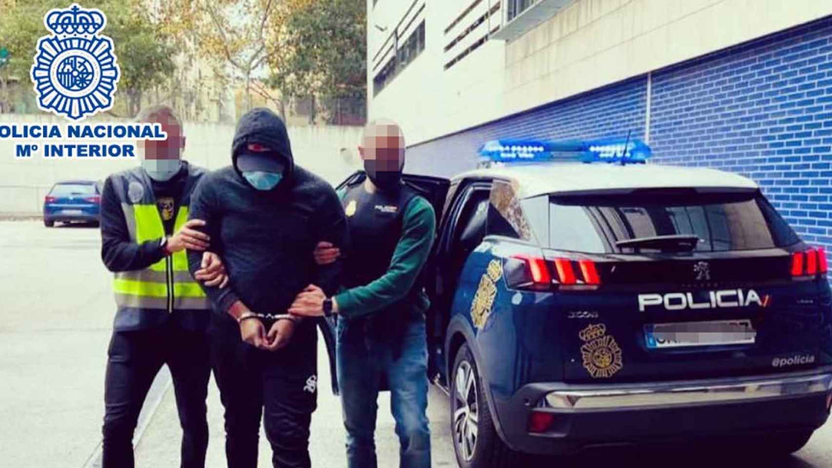 Dos agentes de la Policía Nacional arrestan en Mataró al fugitivo que mató a un joven de un tiro en el pecho / CNP
