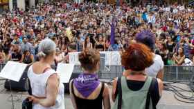 Colectivos feministas denuncian una de las violaciones ocurridas durante las fiestas de Gràcia / EFE