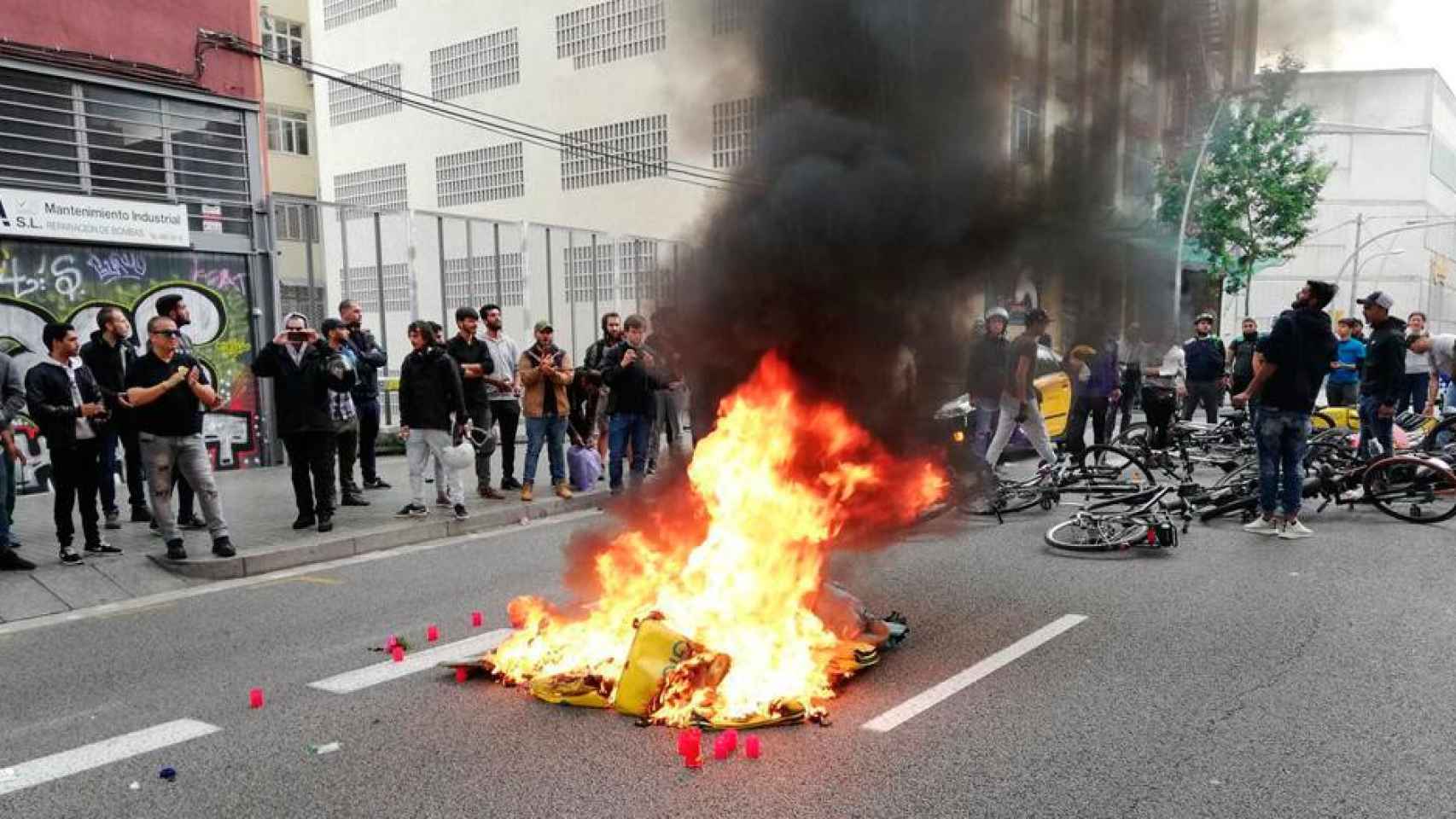 Imagen de una protesta de repartidores de Glovo en Barcelona en mayo / CG