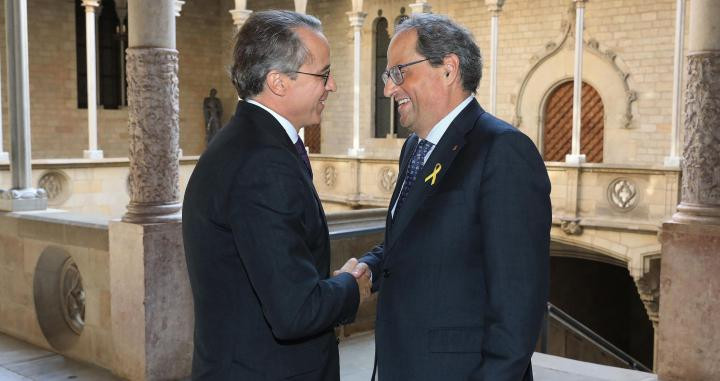 Javier Faus, presidente del Círculo de Economía, junto al presidente Quim Torra en el Palau de la Generalitat / Jordi Bedmar