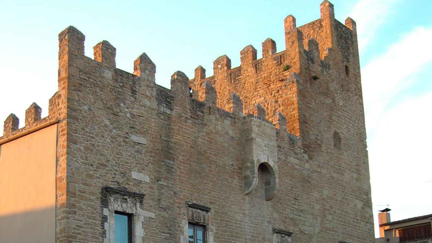 Así es el Castell Palau de la Bisbal d'Empordà / TOHINER - WIKIMEDIA COMMONS