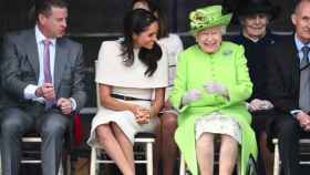Meghan Markle en su primer acto a solas con la Reina Isabel II de Inglaterra / EP