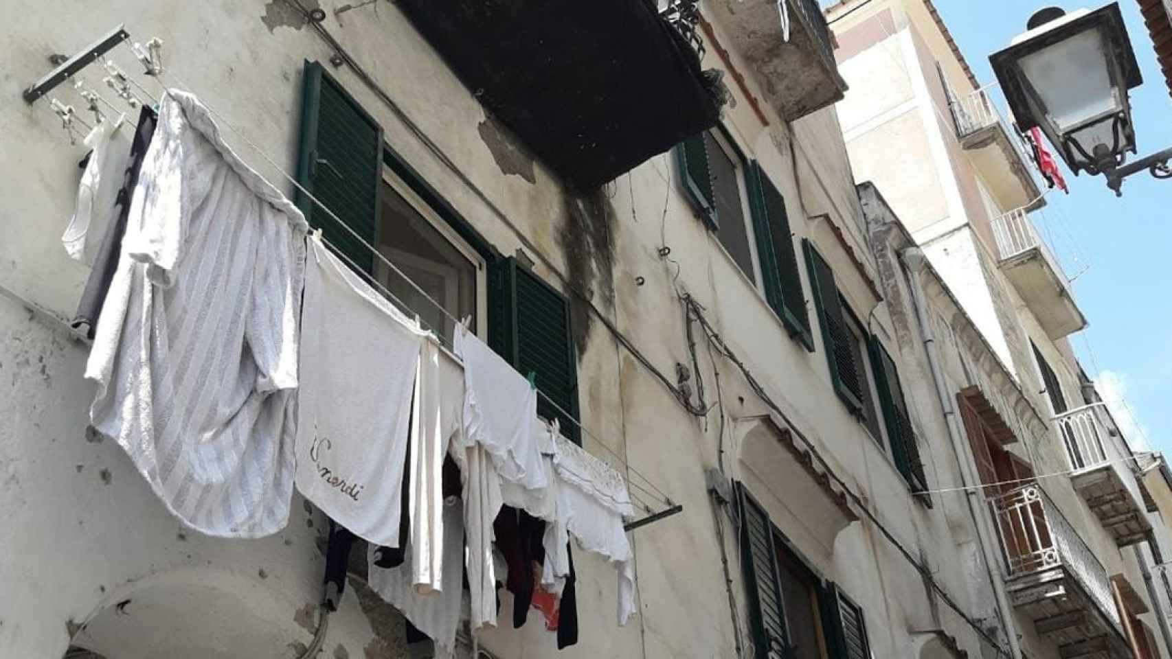 Edificios con ventanas en Amalfi /CD