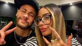 Neymar con su hermana Rafaella Santos