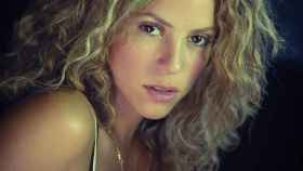 Shakira en la portada de su videoclip Don't Bother