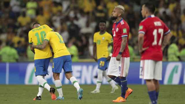 Neymar Jr y Vinicius, celebrando uno de los goles contra Chile / EFE