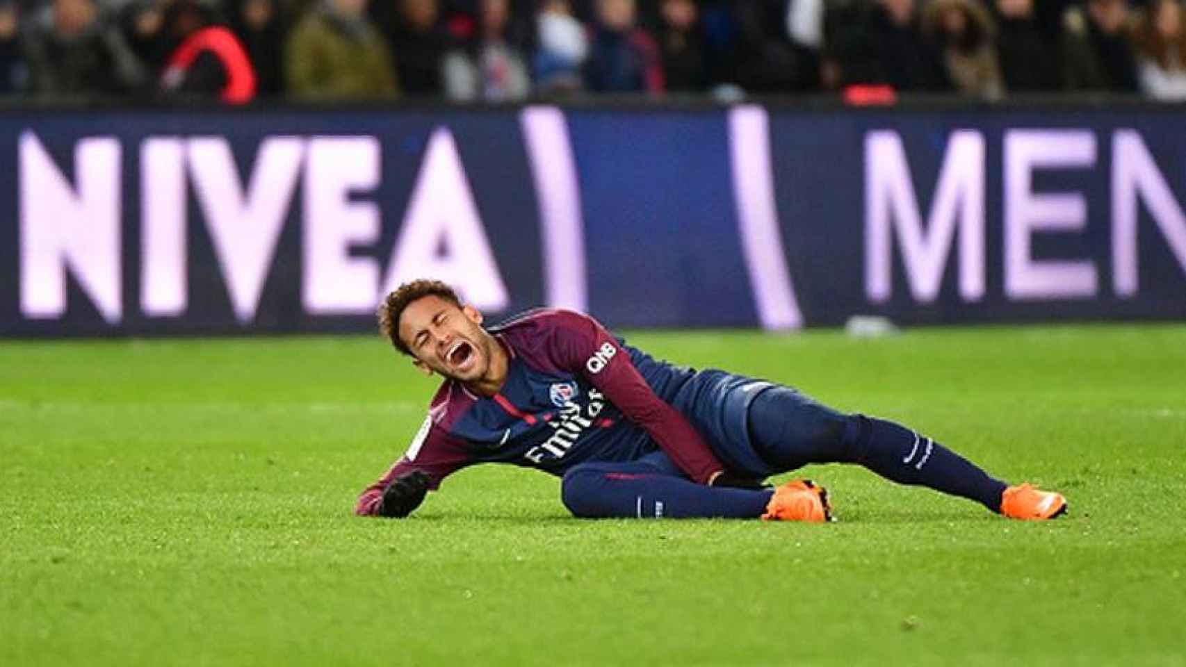 Neymar, lesionado en una imagen de archivo / EFE
