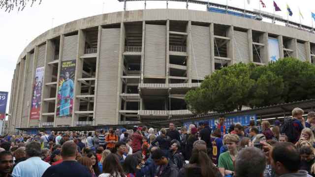 Exteriores del Camp Nou durante un partido del Barça / EFE