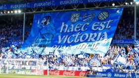 El mosaico de la afición del Deportivo Alavés, en un partido de la Liga / ALAVÉS