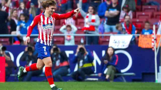 Antoine Griezmann celebrando su gol con el Atlético de Madrid / EFE