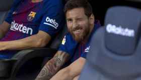 Una foto de archivo de Leo Messi en el banquillo del Barça