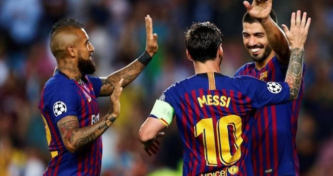 Una foto de Arturo Vidal, Messi y Suárez celebrando un gol / EFE