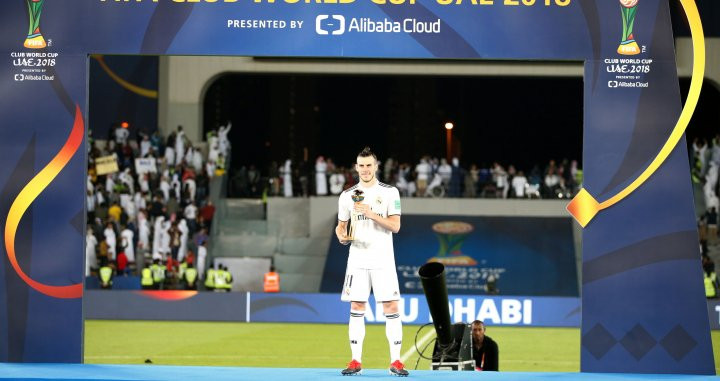 Gareth Bale recibe el premio a mejor jugador del Mundial de Clubes / EFE
