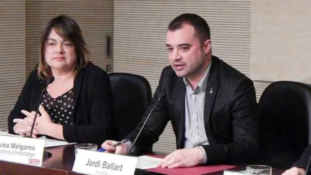 Lluïsa Melgares, tercera teniente de alcalde de Terrassa (i), y Jordi Ballart, alcalde de la ciudad (d) / AJUNTAMENT DE TERRASSA