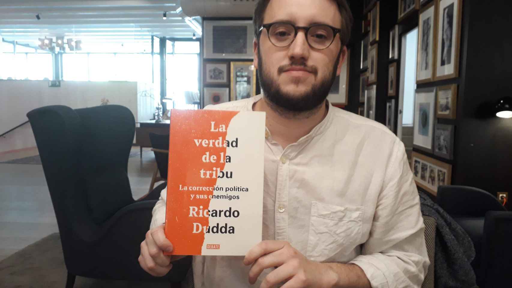 Ricardo Dudda (Madrid, 1992) es periodista de Letras Libres. Acaba de publicar su libro La verdad de la tribu