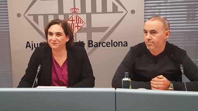 La alcaldesa Ada Colau junto al concejal de Presidencia y Energía, Eloi Badia. Seguridad jurídica / Europa Press