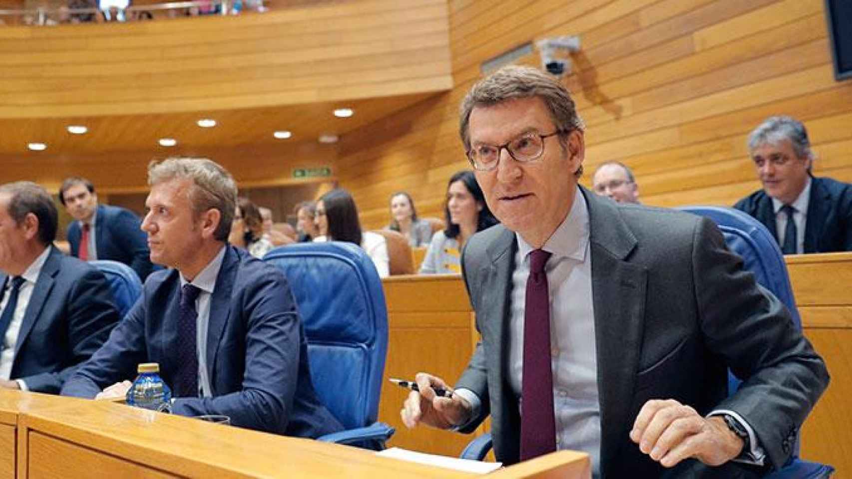El presidente del PP gallego y de la Xunta, Alberto Núñez Feijóo, en el Parlamento autonómico / EFE