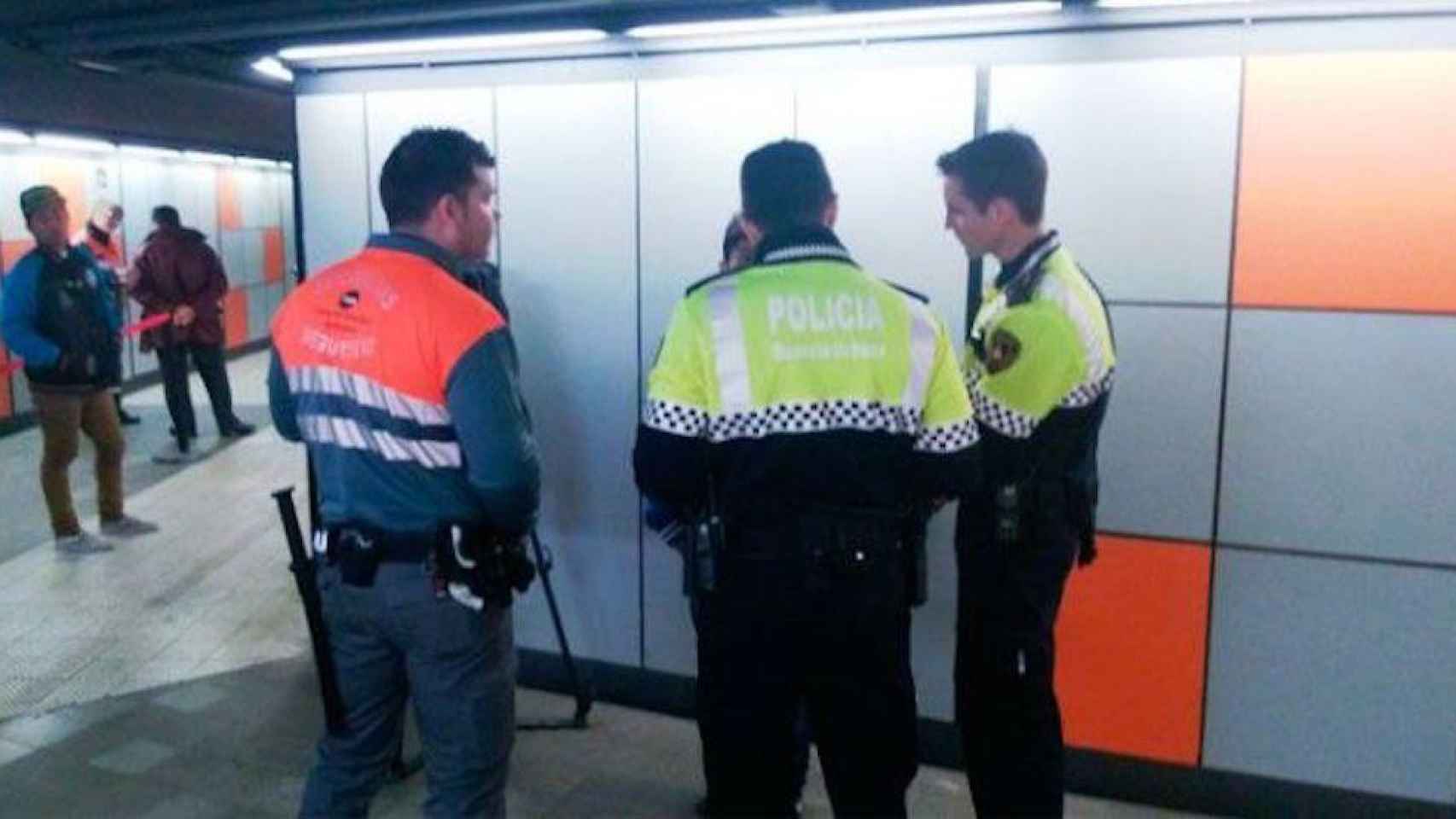Vigilantes de seguridad de metro de Barcelona / CG