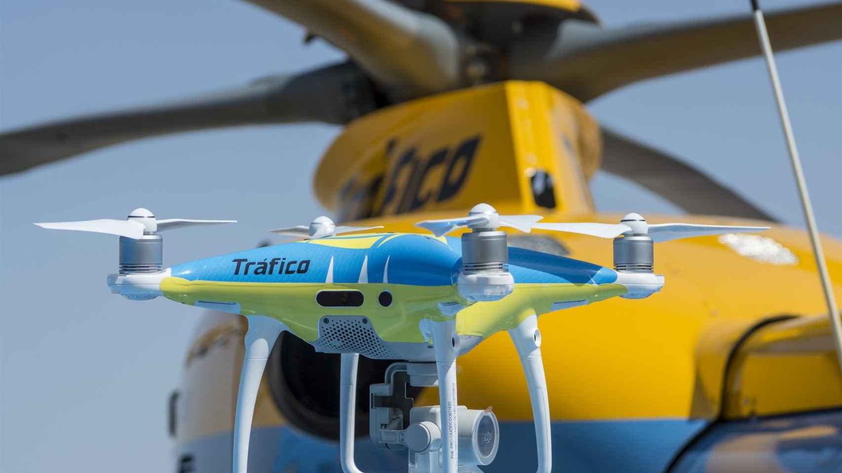 Uno de los drones que usa Dirección General de Tráfico (DGT) para el puente de mayo / EP