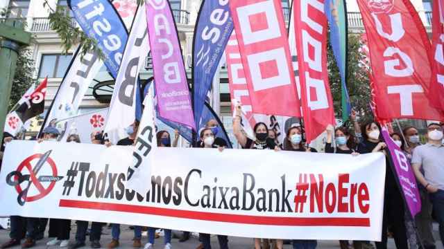 Movilización de los trabajadores de Caixabank por el ERE / EP