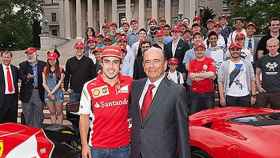 Fernando Alonso y Emilio Botín, a las puertas de la Universidad de Columbia en Nueva York