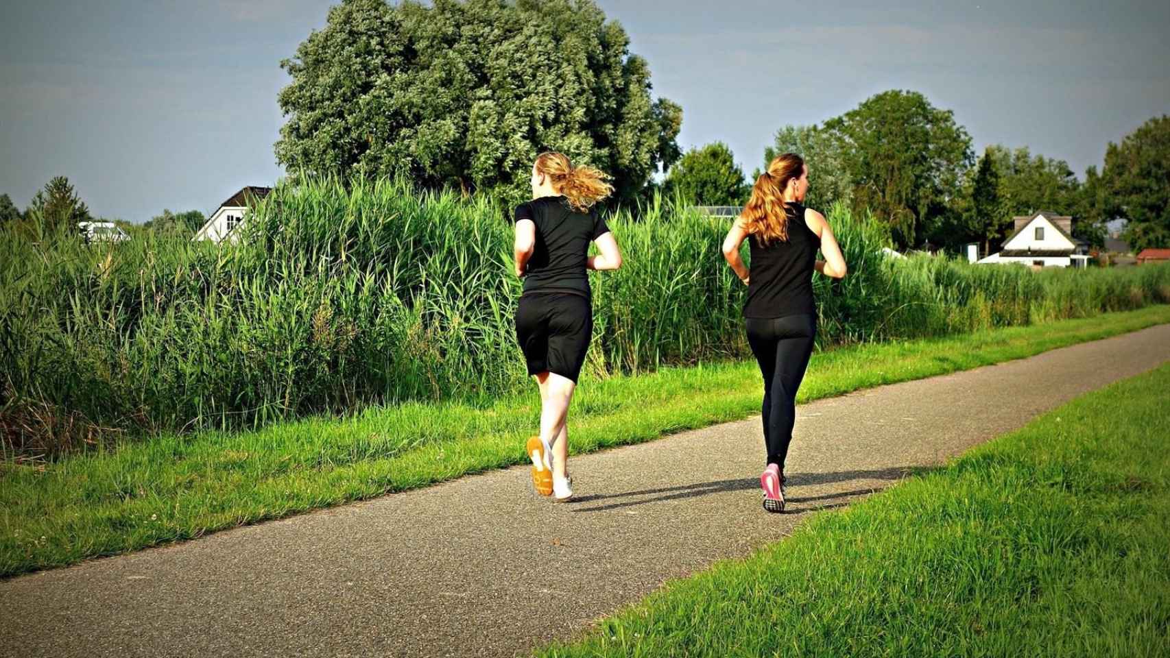 Correr sólo un minuto al día ya mejora la salud de los huesos en las mujeres