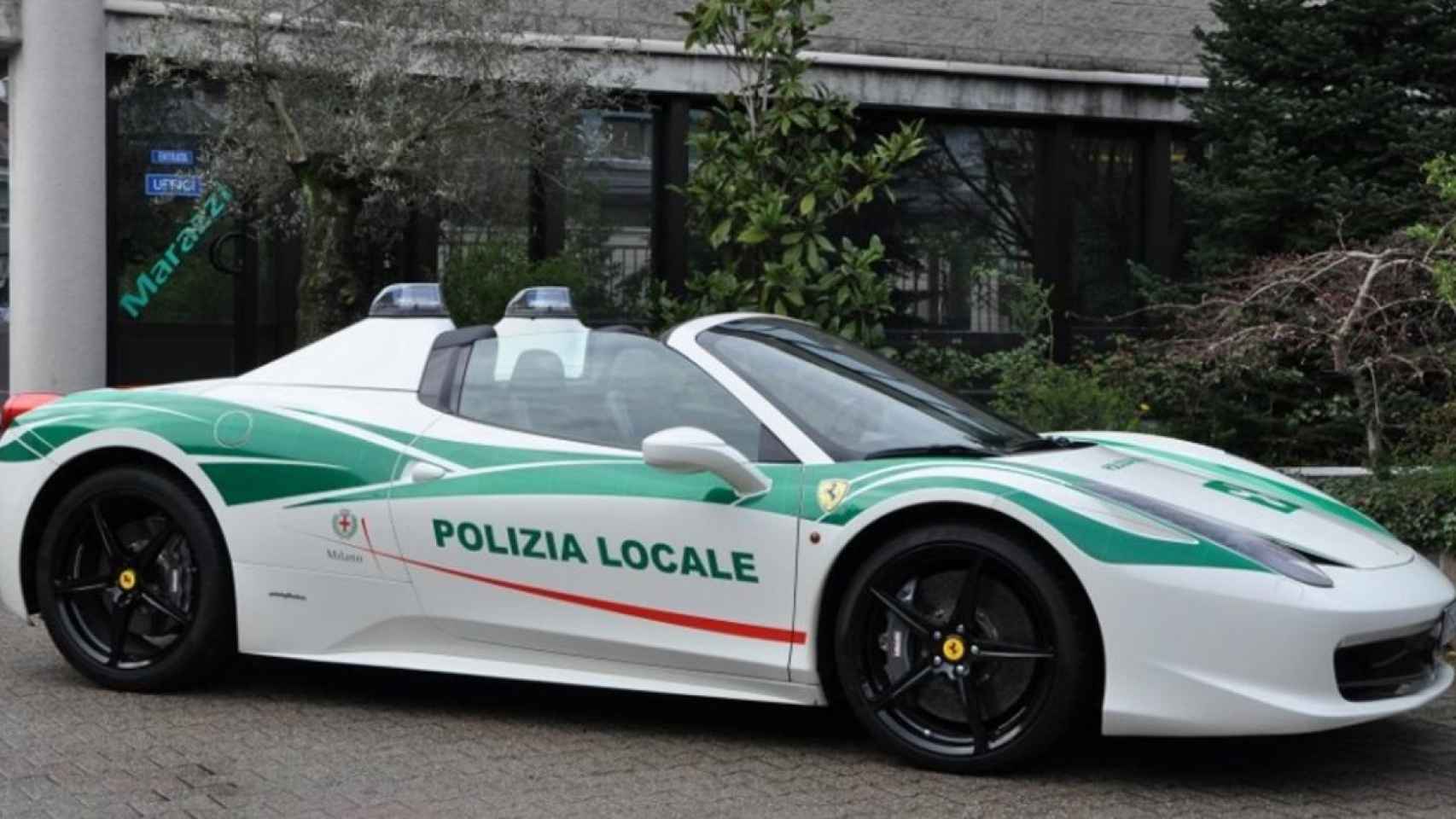 El Ferrari del 'capo' de la mafia se convierte en coche de la policía