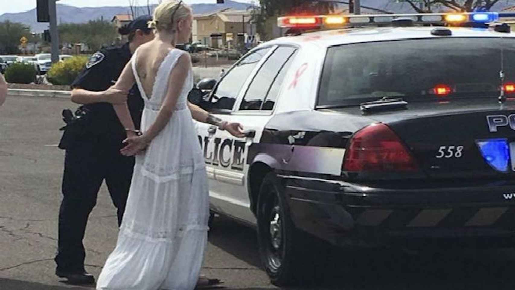 Una foto de la novia en el momento de su detención