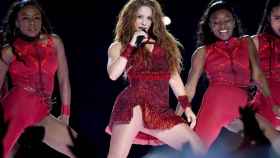 Shakira se sube de nuevo al escenario
