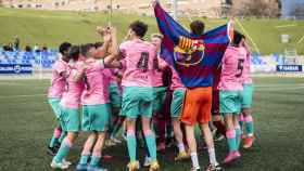 Los jugadores del juvenil B del Barça, celebrando el título de Liga | FCB