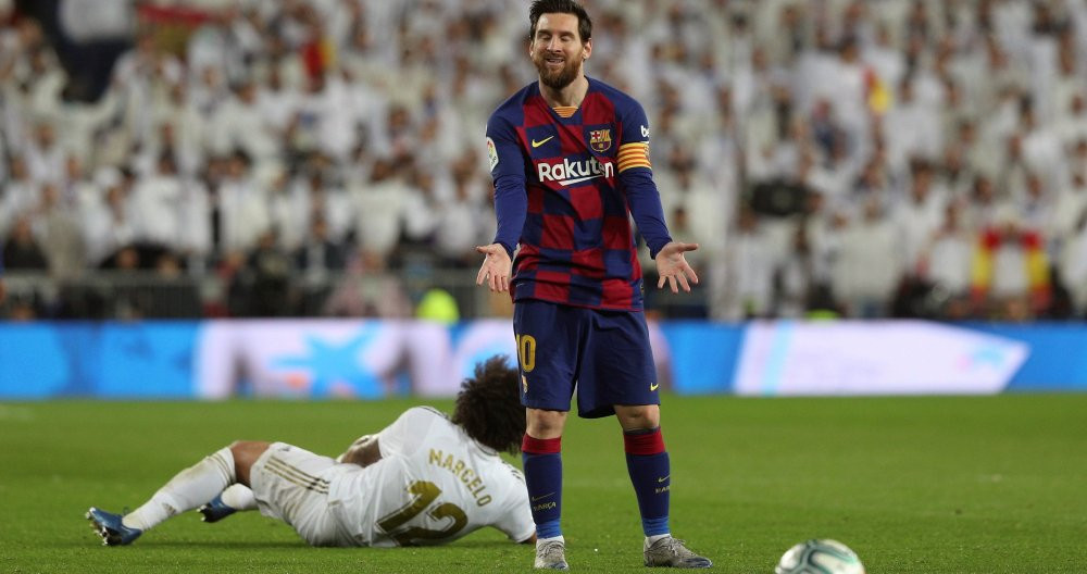 Messi durante el partido ante el Real Madrid / EFE