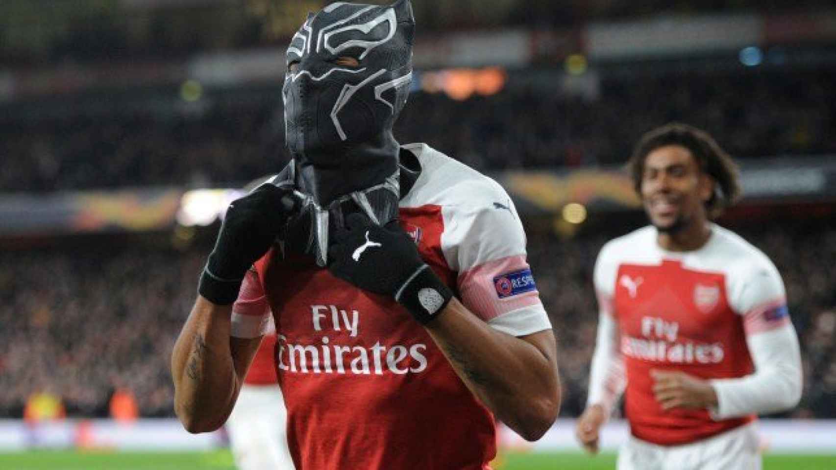 Pierre-Emerick Aubameyang, celebrando un gol con el Arsenal con la máscara de Black Panther / EFE