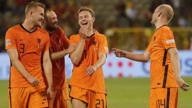 Frenkie de Jong, sonriente tras la goleada de Holanda a Bélgica / EFE