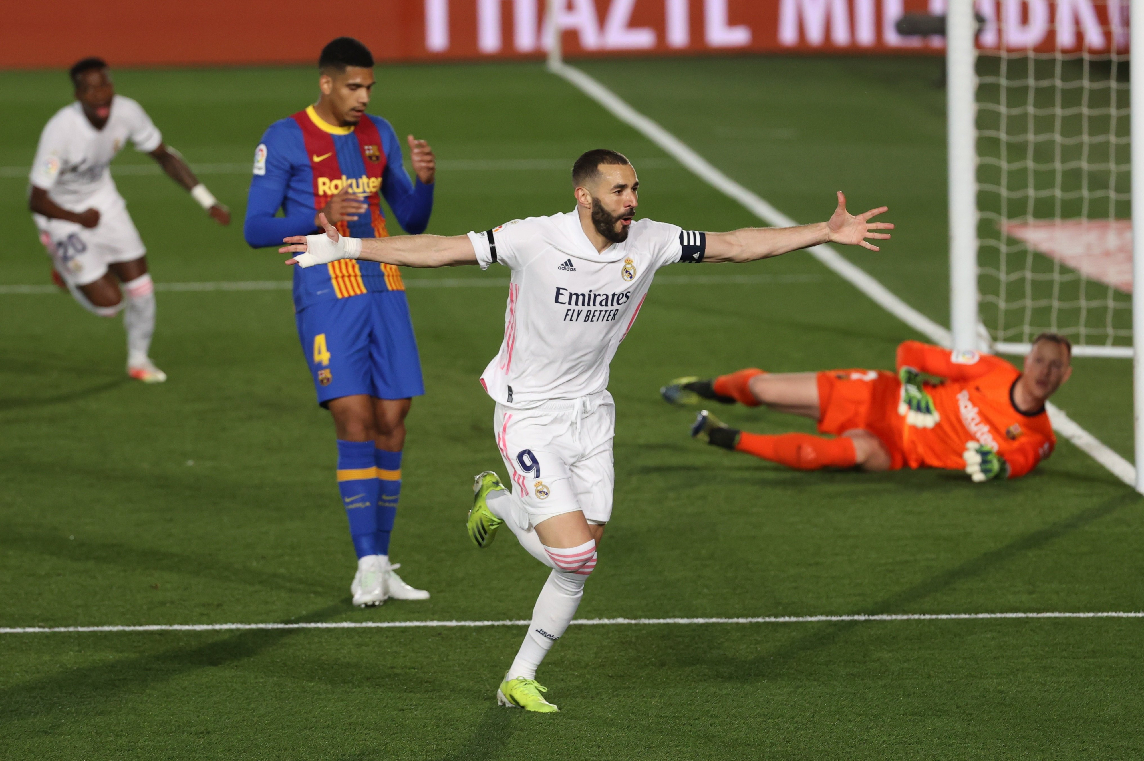 Benzema celebrando un gol contra el Real Madrid / EFE