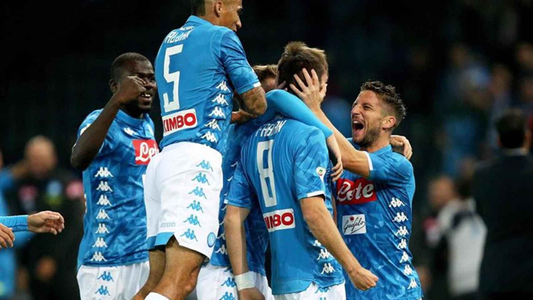 Los jugadores del Nápoles celebrando un gol / EFE
