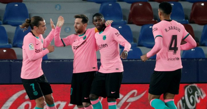 Los jugadores del Barça, celebrando un gol ante el Levante | EFE