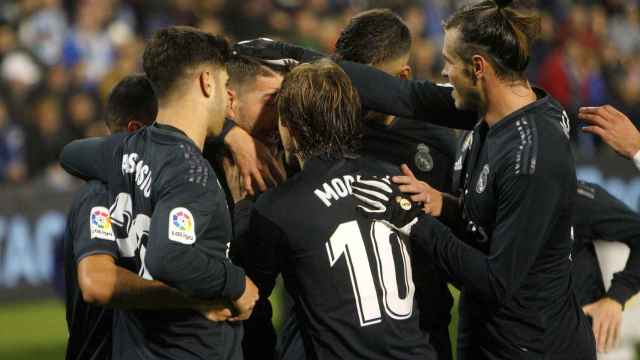 Los jugadores del Madrid celebran un gol / EFE