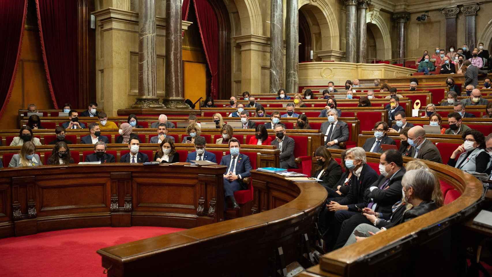 El pleno del Parlament de Cataluña, el 1 de diciembre de 2021 / DAVID ZORRAKINO - EUROPA PRESS